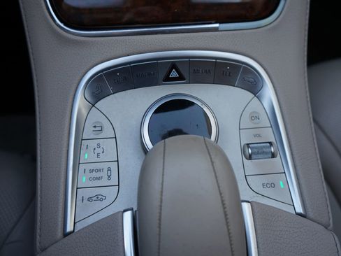 Used 2014 Mercedes-Benz S 550 Sedan image 31