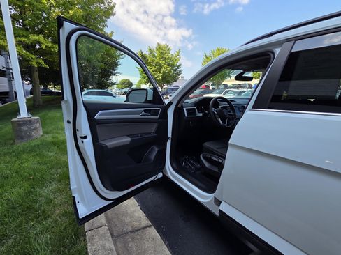 Certified 2021 Volkswagen Atlas S AWD/4WD image 12