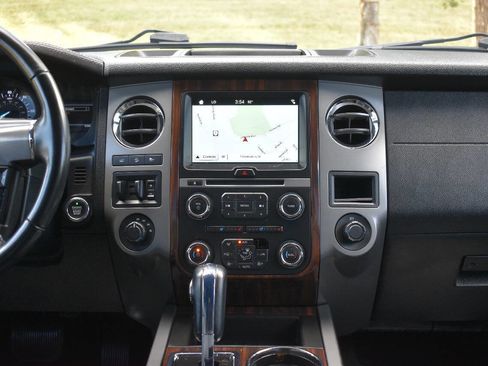Used 2016 Ford Expedition EL Platinum image 23