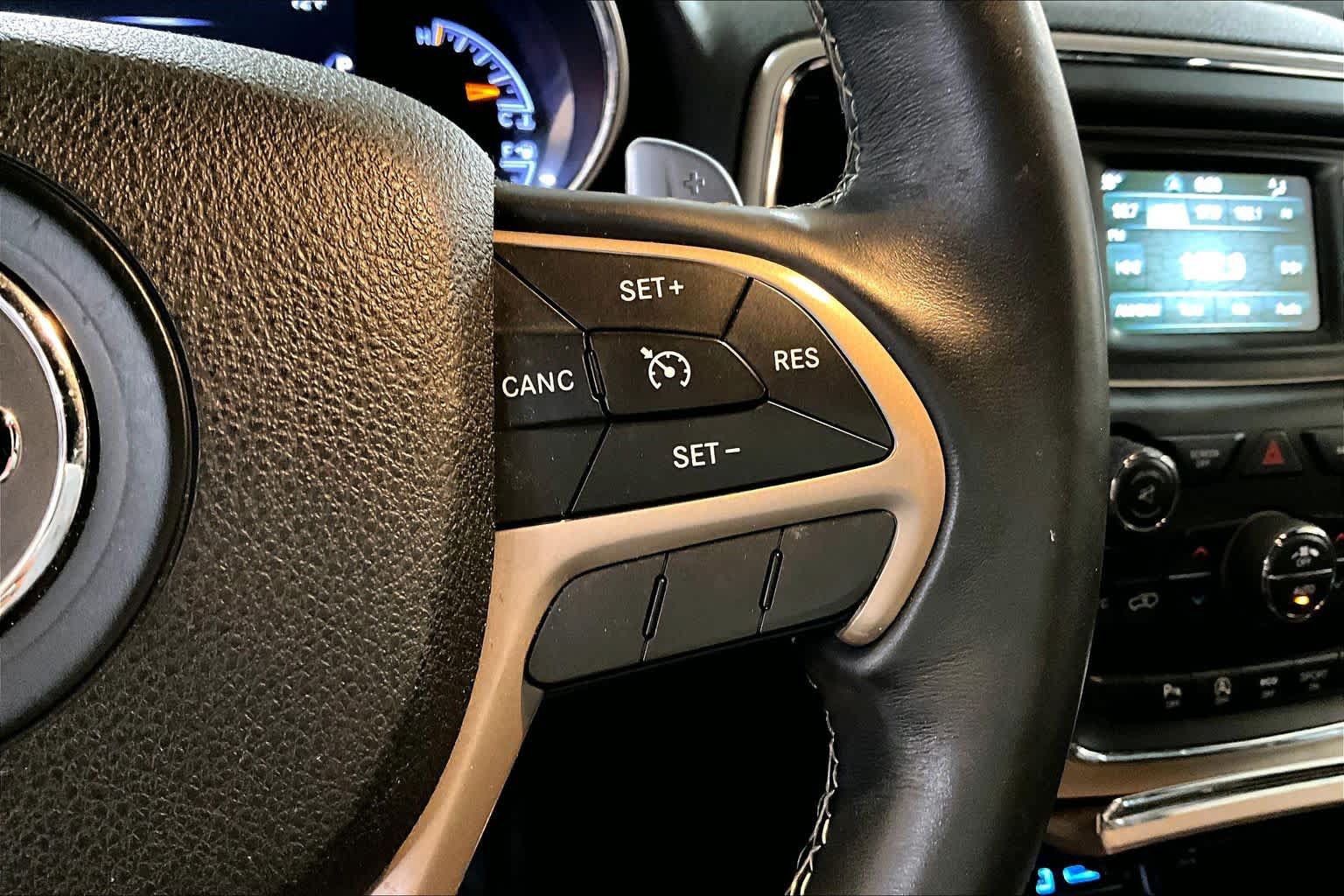 Used 2017 Jeep Grand Cherokee Limited RWD image 25