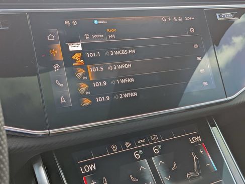 Used 2025 Audi SQ8 Premium Plus AWD/4WD image 23