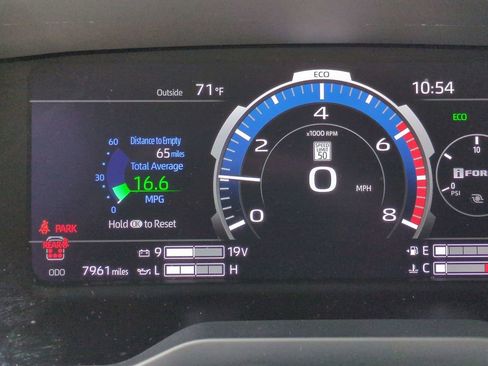 Used 2025 Toyota Sequoia Capstone AWD/4WD image 31