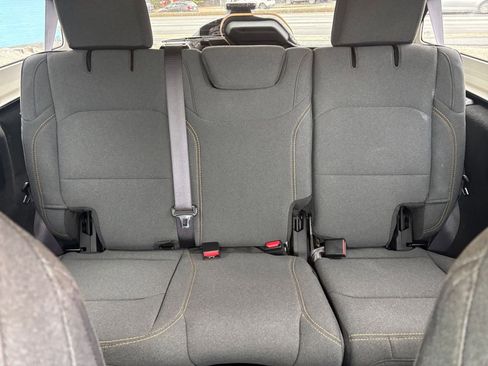 Used 2025 Jeep Wrangler Sport S image 34