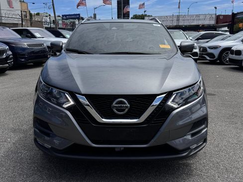 Used 2022 Nissan Rogue Sport SV w/ Technology Package image 2