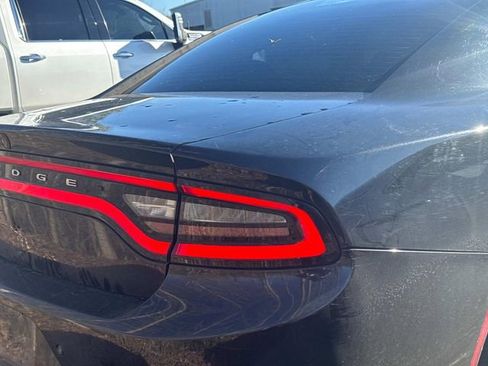 Used 2019 Dodge Charger SXT image 9