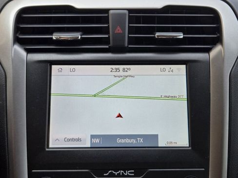 Used 2020 Ford Fusion SE FWD image 19