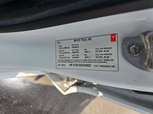 Used 2018 Tesla Model 3 Long Range RWD image 32