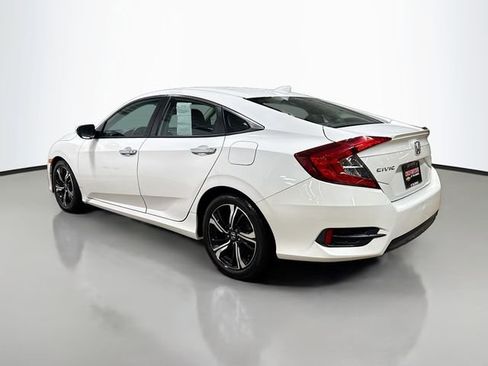 Used 2018 Honda Civic Touring image 9