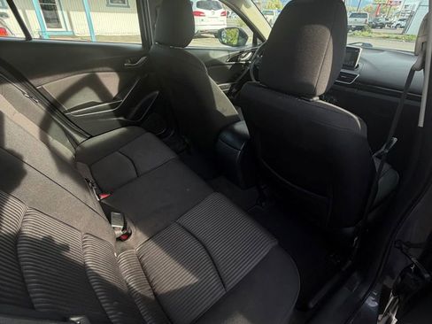 Used 2016 MAZDA MAZDA3 i Sport w/ Preferred Equipment Package image 18