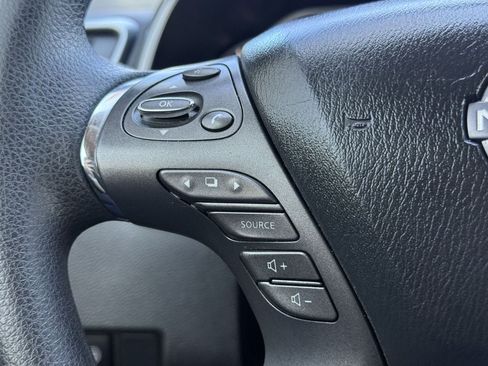 Used 2023 Nissan Murano S FWD image 12