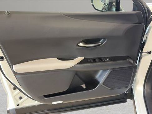 Certified 2025 Lexus UX 300h AWD w/ Accessory Package (Z1) image 15