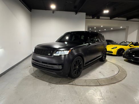 Used 2024 Land Rover Range Rover Long Wheelbase Autobiography image 5
