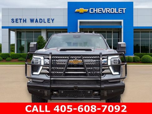 Used 2024 Chevrolet Silverado 2500 High Country w/ High Country Premium Package AWD/4WD image 2