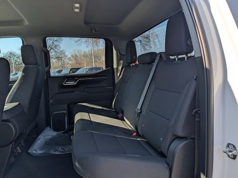 New 2026 GMC Sierra 1500 SLE image 30