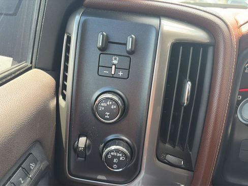 Used 2016 Chevrolet Silverado 1500 High Country w/ High Country Premium Package AWD/4WD image 34