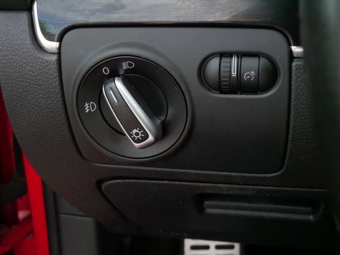 Used 2013 Volkswagen GTI 4-Door FWD image 27