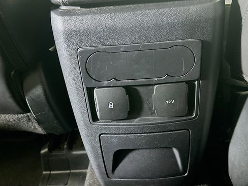 Used 2024 Ford Explorer XLT w/ Equipment Group 202A image 28