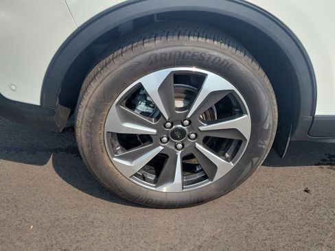 Used 2023 Ford Escape Platinum w/ Premium Technology Package image 5