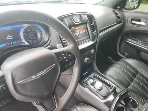 Used 2022 Chrysler 300 S RWD image 15