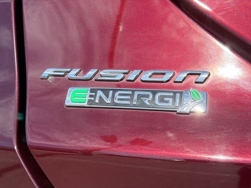 Used 2017 Ford Fusion Energi SE image 11