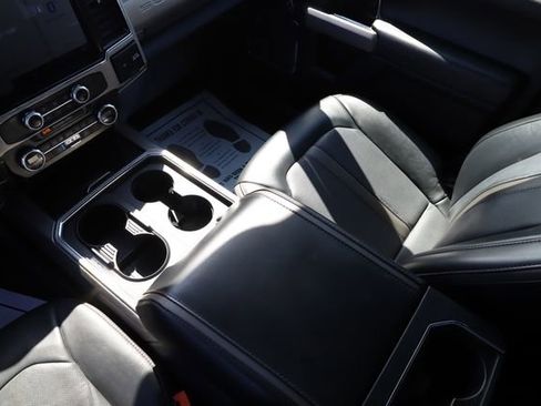 Used 2022 Ford F350 Platinum image 31