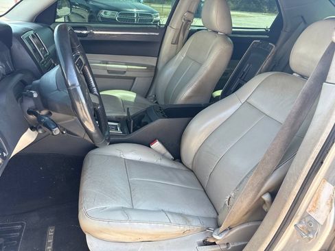 Used 2007 Chrysler 300 Touring L RWD image 2