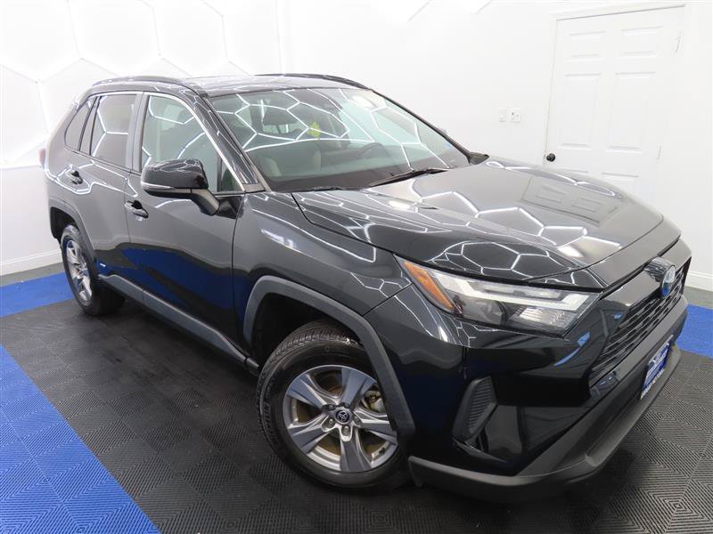 Used 2022 Toyota RAV4 XLE w/ Convenience Package AWD/4WD image 5