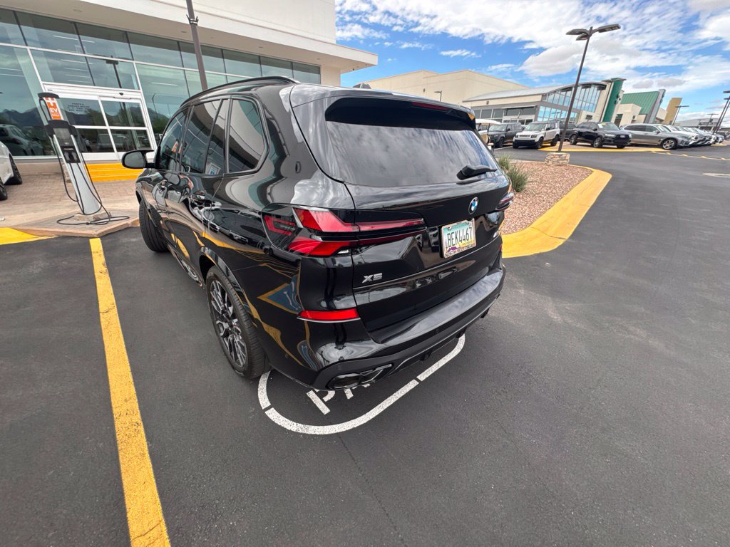 Certified 2026 BMW X5 M60i AWD/4WD image 5
