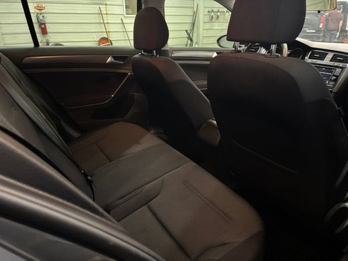 Used 2019 Volkswagen Golf S FWD image 31