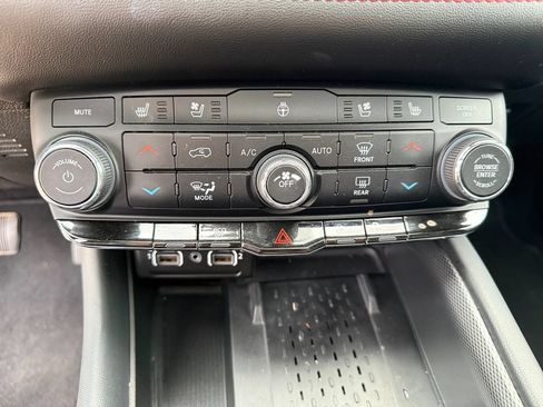 Used 2025 Dodge Durango R/T AWD/4WD image 16