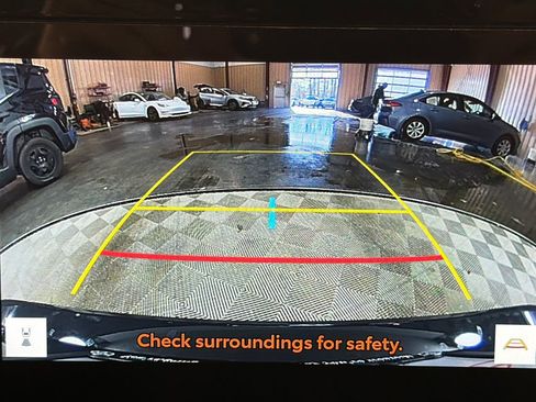 Used 2025 Toyota Camry SE image 29