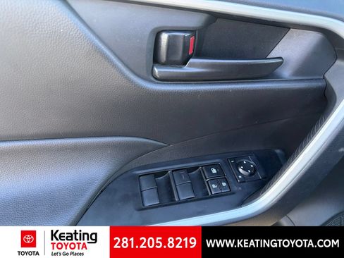 Certified 2025 Toyota RAV4 LE AWD/4WD image 15