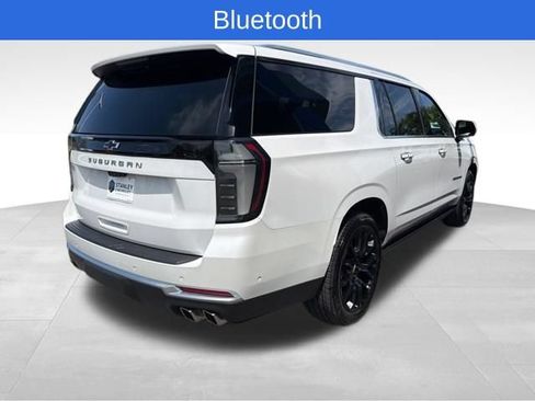 Used 2025 Chevrolet Suburban High Country AWD/4WD image 5