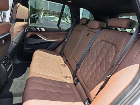 Used 2024 BMW X5 sDrive40i w/ Premium Package RWD image 10