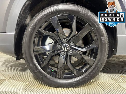 Used 2022 Volkswagen Taos SE image 25