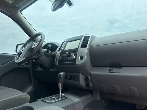 Certified 2020 Nissan Frontier SV w/ Midnight Edition Floor Mats RWD image 26