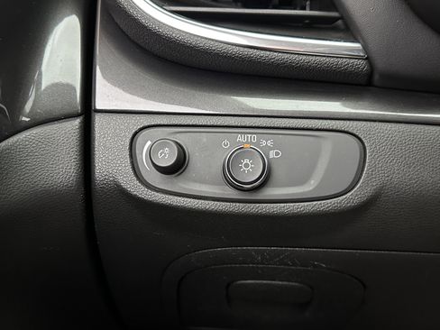 Used 2018 Buick Encore Preferred FWD image 18