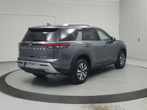 Used 2025 Nissan Pathfinder SL AWD/4WD image 8