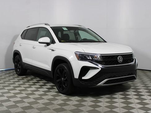Used 2022 Volkswagen Taos SE FWD image 26