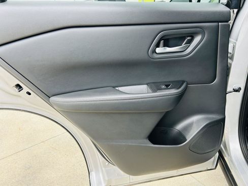 Used 2025 Nissan Rogue SV AWD/4WD image 24