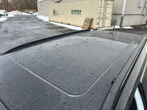 Used 2024 Jeep Compass Limited w/ Sun and Sound Group image 17