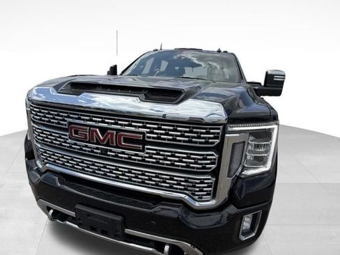 Used 2023 GMC Sierra 2500 Denali w/ Denali Black Diamond Edition AWD/4WD image 10