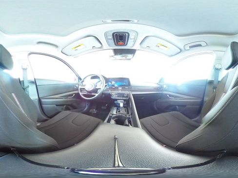 Used 2025 Hyundai Elantra SEL FWD image 43