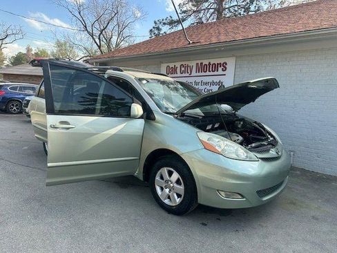 Used 2006 Toyota Sienna XLE image 8