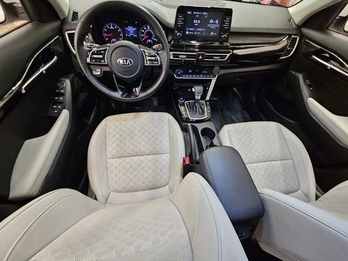 Used 2021 Kia Seltos EX image 14