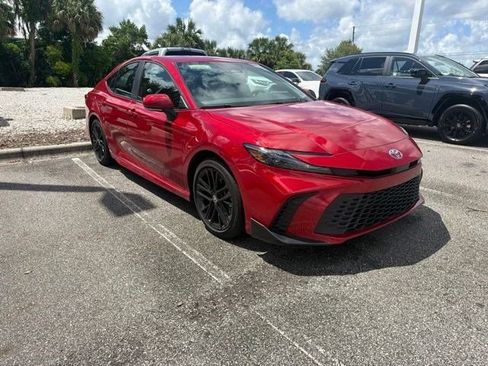 Used 2026 Toyota Camry SE FWD image 9