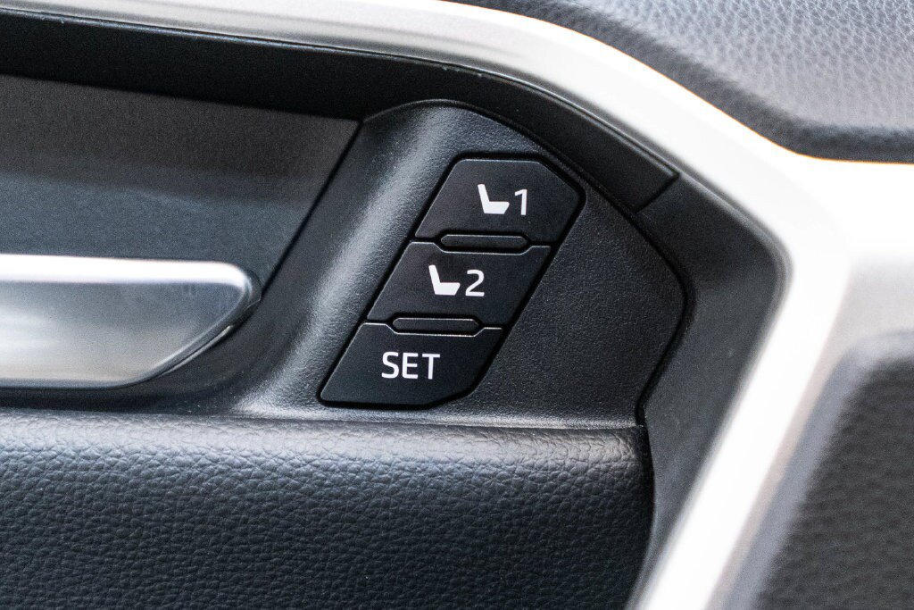 Used 2023 Toyota RAV4 Limited AWD/4WD image 21