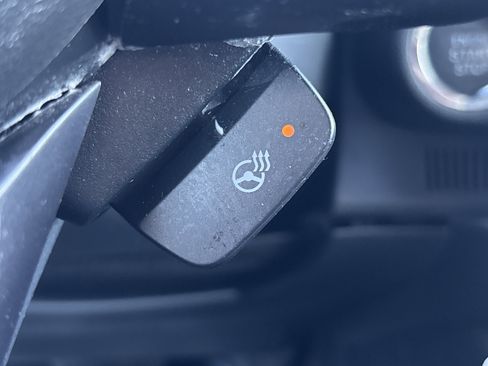 Used 2025 Subaru Forester Limited image 22