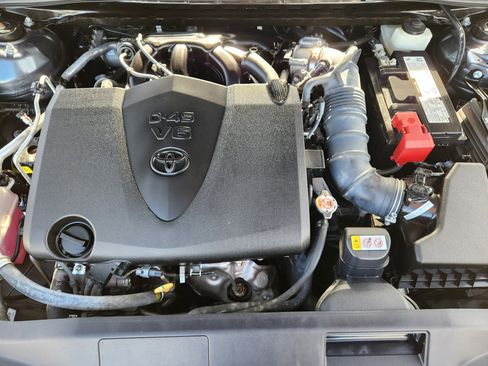 Used 2021 Toyota Avalon Limited image 33