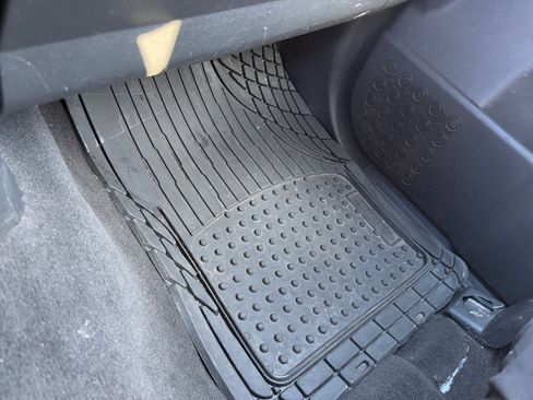 Used 2012 Nissan Titan SV image 17